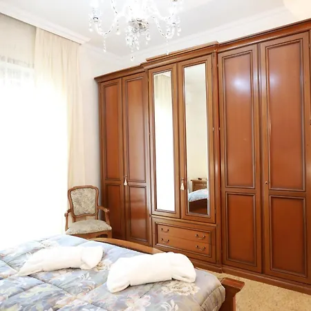 Apartment Unique Torre Gaia Rome